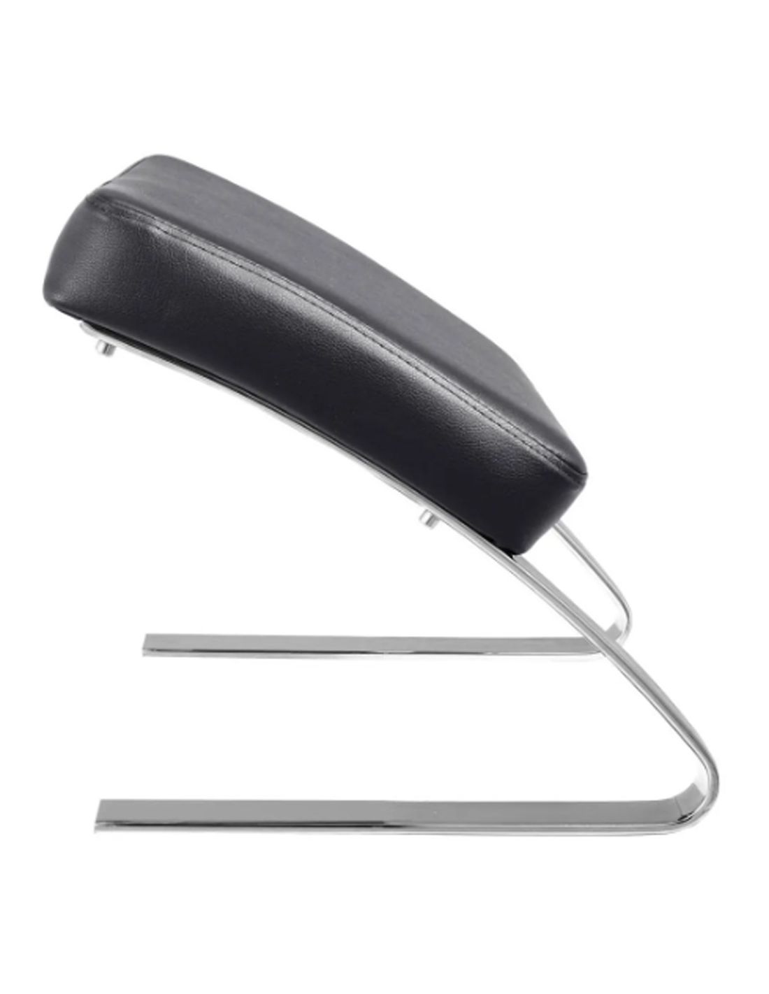 Apoia-pés moderno com almofada preta e estrutura metálica cromada