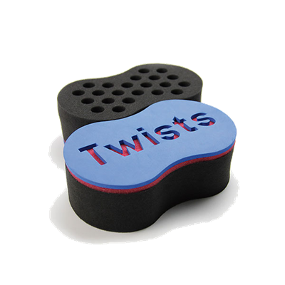 Duas esponjas com uma a ter orifícios e outra com a palavra 'Twists' no topo azul