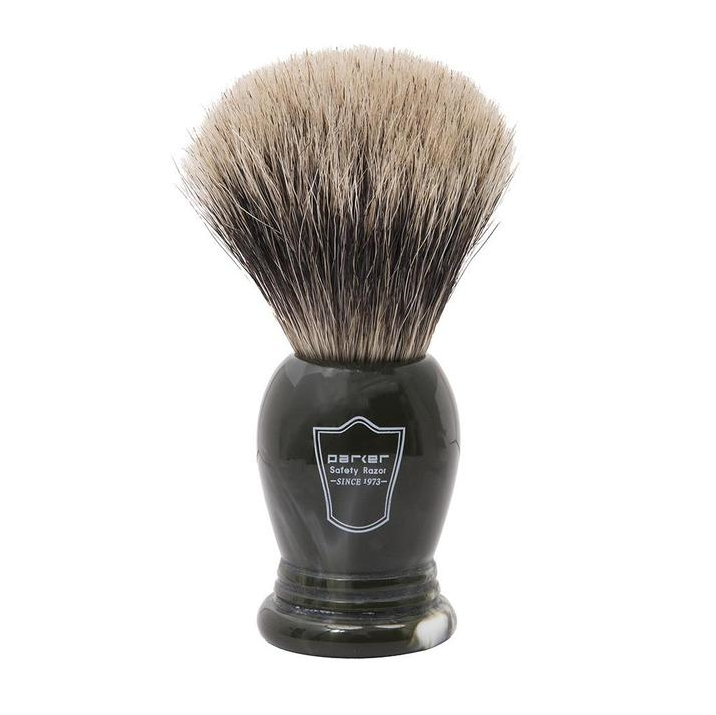 Pincel de barbear DOVO com cabo verde escuro e pelos castanhos claros e escuros