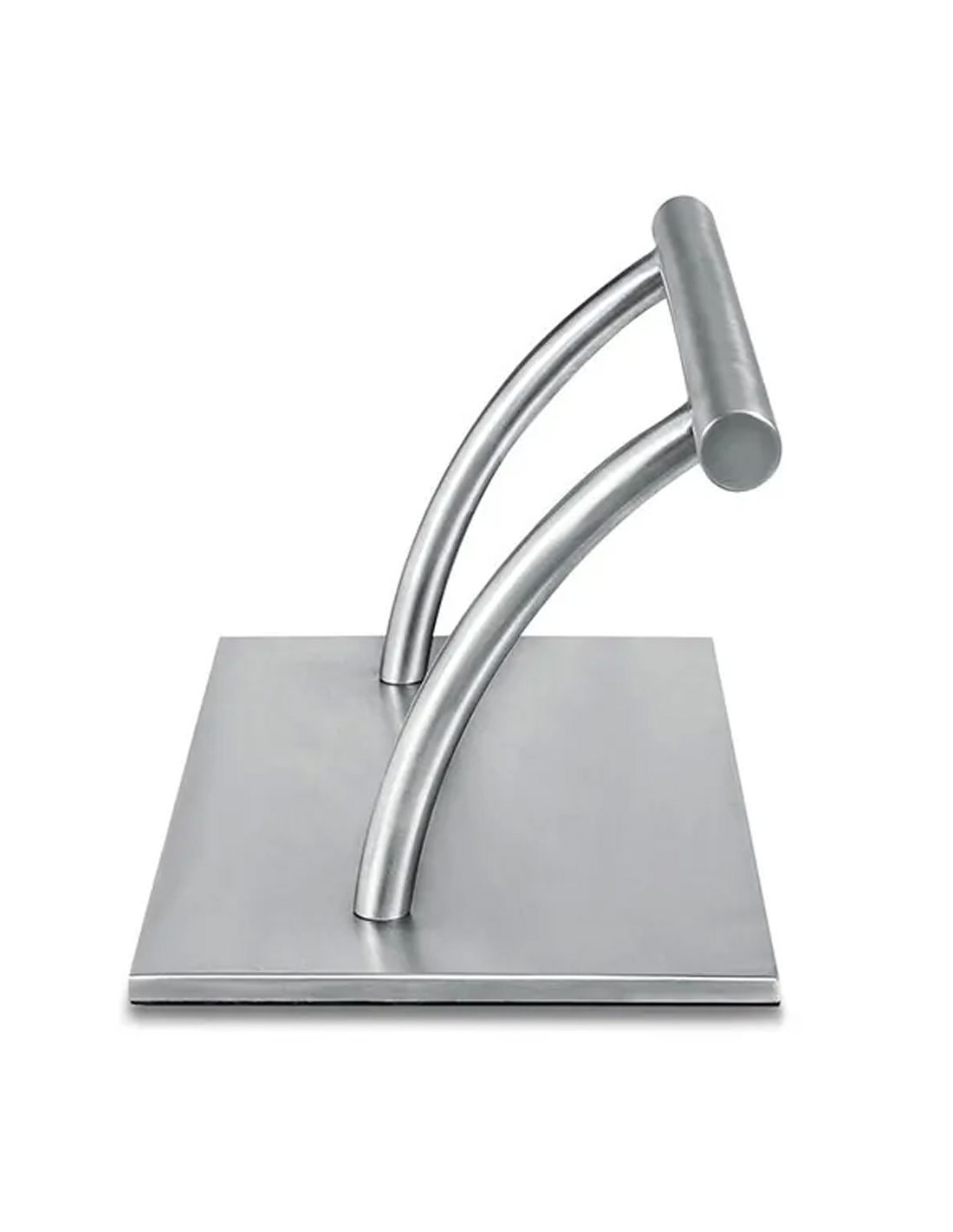 Suporte metálico prateado com base quadrada e pega cilíndrica