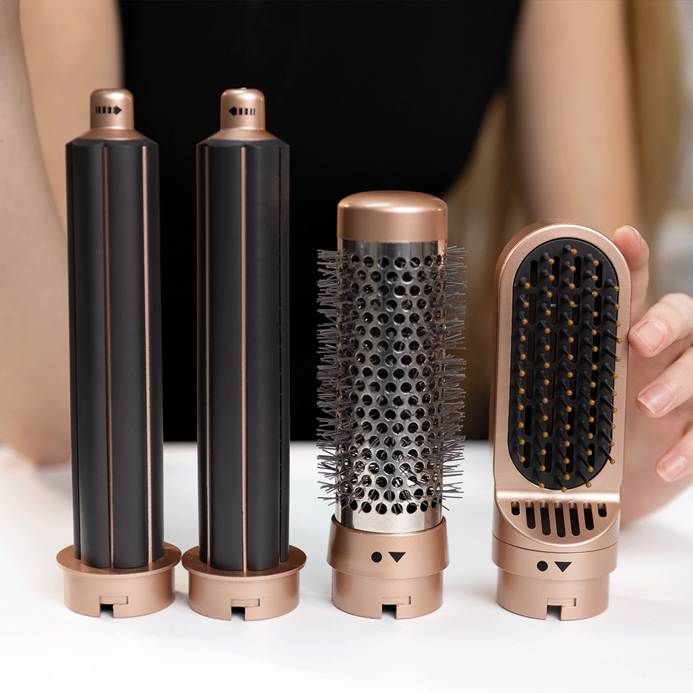 Quatro acessórios para aparelho de cabelo com detalhes em preto e dourado