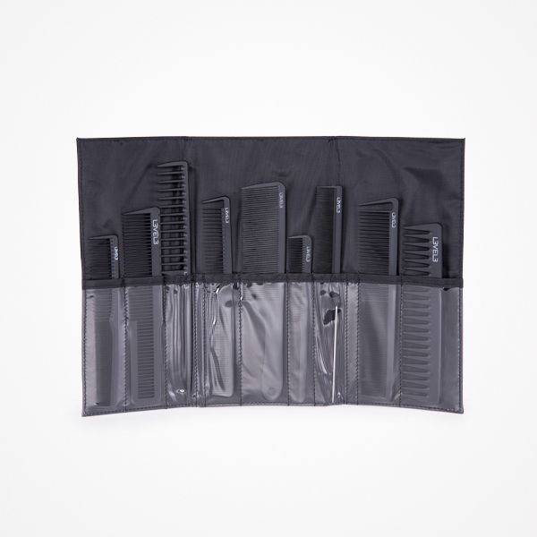 Conjunto de pentes pretos em estojo preto aberto