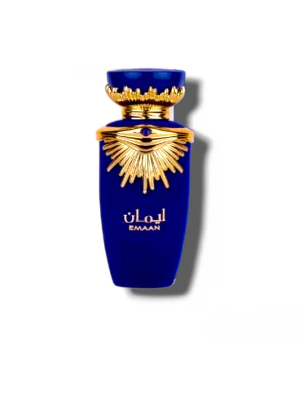 Frasco de perfume azul escuro com detalhes dourados e texto EMAAN