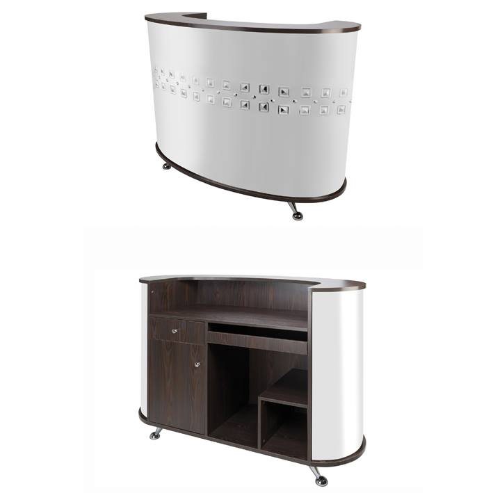 Balcão de recepção curvo branco e madeira escura com recortes decorativos e prateleiras