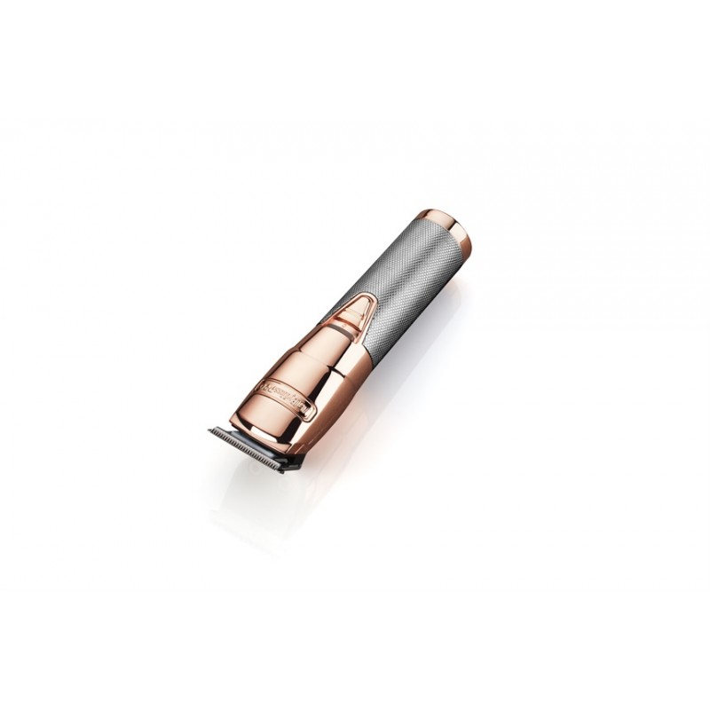 Aparelho de barbear elétrico metálico em cobre e cinza sobre fundo branco