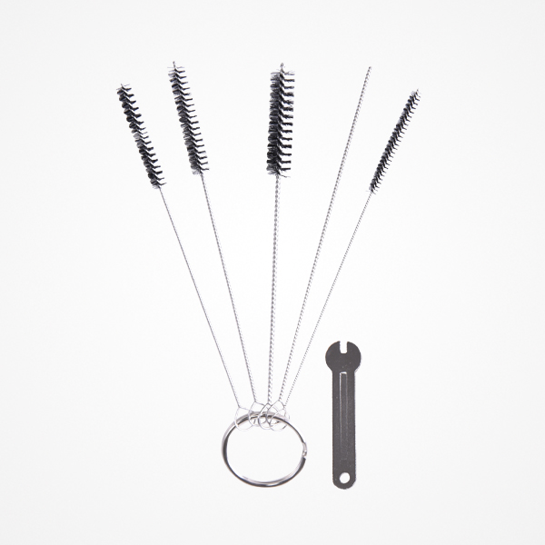 Conjunto de escovas de limpeza com anel metálico e chave preta