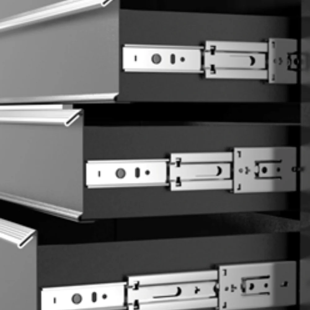 Gavetas cinza abertas com mecanismos metálicos para deslizamento.