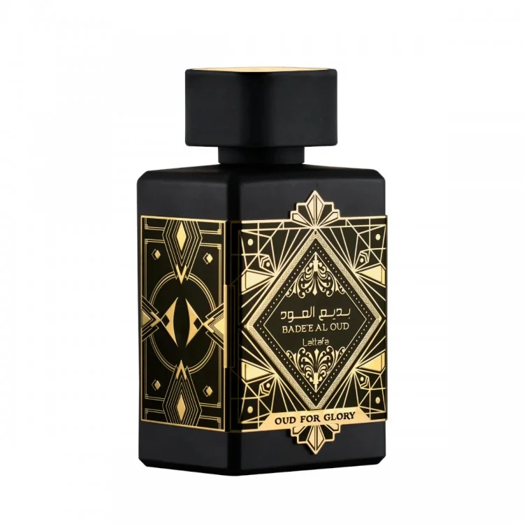 Frasco preto de perfume com detalhes dourados e texto 'BADEE AL OUD Lattafa OUD FOR GLORY'