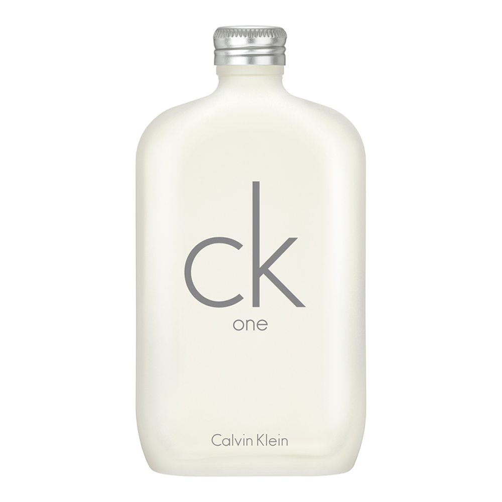 Frasco de perfume branco com texto ck one Calvin Klein