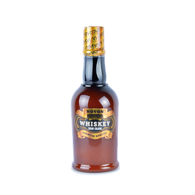 Garrafa de whisky NOVON com rótulo preto, dourado e branco e tampa amarela selada