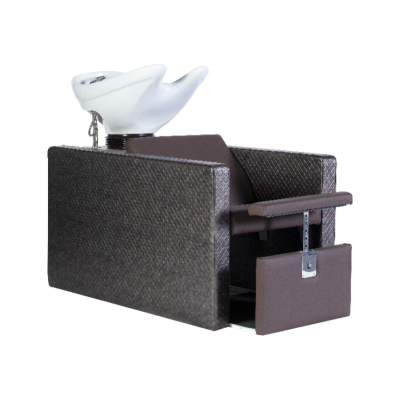 Móvel de lavagem de cabelo com lavatório branco e banqueta castanha