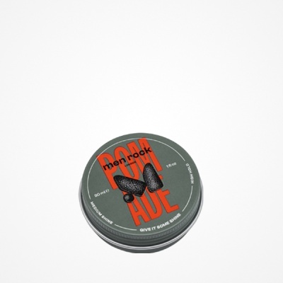 Pote redondo de cera para cabelo men rock com tampa cinza e texto vermelho e preto