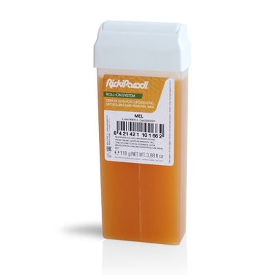 Frasco plástico branco com líquido laranja translúcido etiquetado com texto e código de barras