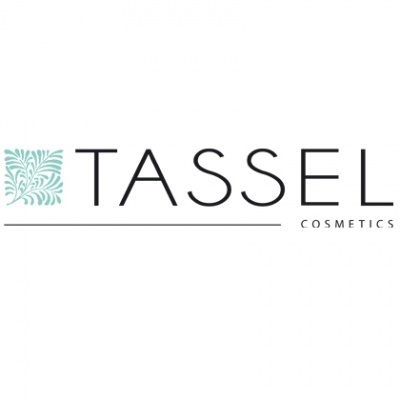 Logótipo TASSEL COSMETICS com padrão de folhas verde-azulado