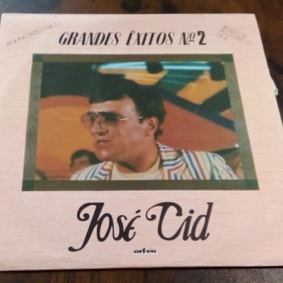 Capa de disco com fotografia de José Cid e texto Grandes Êxitos Nº 2
