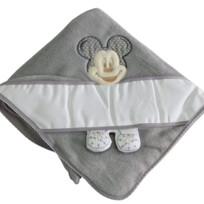 Toalha de bebé cinza com capuz e ursinho decorativo
