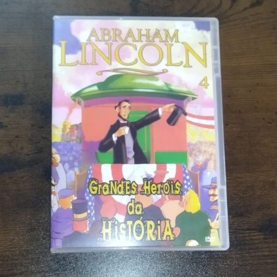 Capa de DVD animada de Abraham Lincoln com texto em português