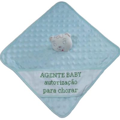 Manta azul claro para bebé com boneco e texto bordado
