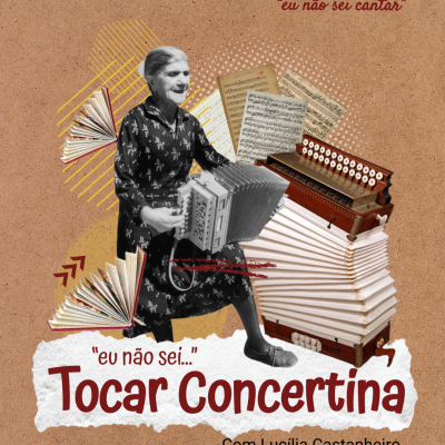 Publicidade de curso para tocar concertina com imagem em preto e branco de uma senhora a tocar o instrumento e textos promocionais em português