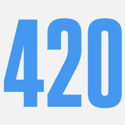 Números 420 em azul claro sobre fundo cinza claro
