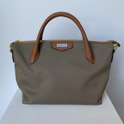 Mala Augusta cinza com pegas em couro castanho e fecho dourado