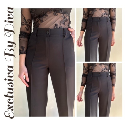 Calças de senhora castanho escuro com cinto e botão, mostradas em três fotos com blusa preta bordada.
