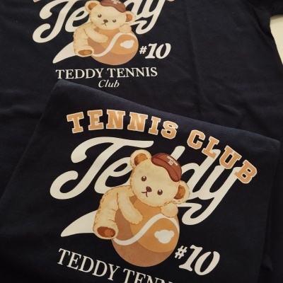 T-shirts com urso teddy, bola de ténis e texto TENNIS CLUB Teddy #10 TEDDY TENNIS Club