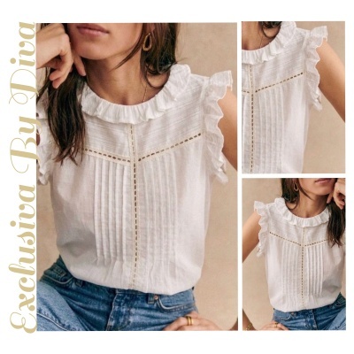 Blusa branca feminina com folhos e pregas em tecido leve