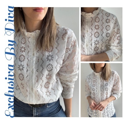 Camisa branca feminina em renda com padrão floral e botões