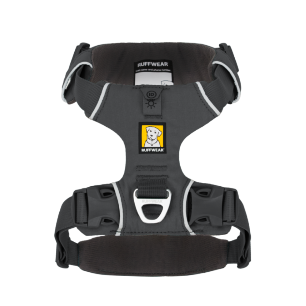 Front Range® Dog Harness - Basalt Gray - Ruffwear Peitoral para cão cinzento escuro da RUFFWEAR com detalhes refletores e fechos em preto.