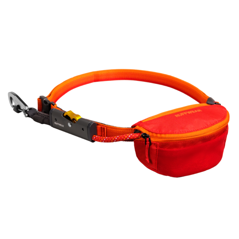 Hitch Hiker™ Leash - Red Currant - Ruffwear Coleira para cão laranja com bolsa vermelha e fecho prateado