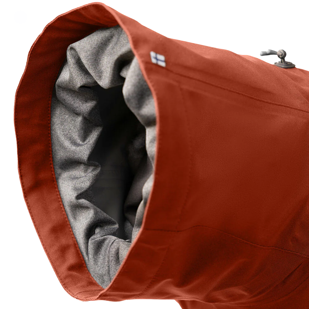 Mudventure Dog Coat ECO - Blackberry - Capa da Chuva - Hurtta Manga de roupa técnica laranja com interior cinza e etiqueta Finlandesa