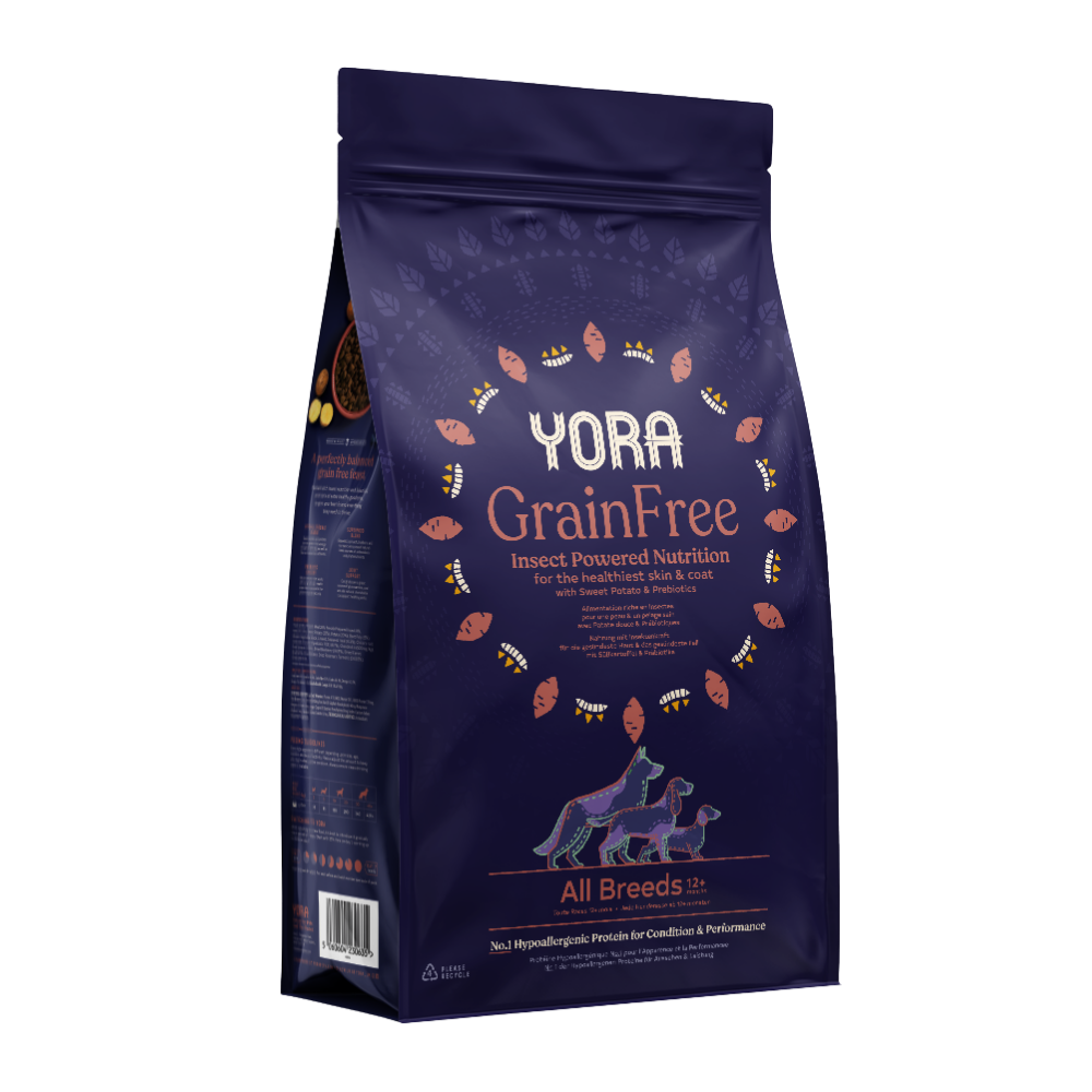 Ração YORA para cães adultos sem cereais - Nutrição completa à base de insetos Embalagem de ração para cães Yora GrainFree roxa com ilustrações e texto