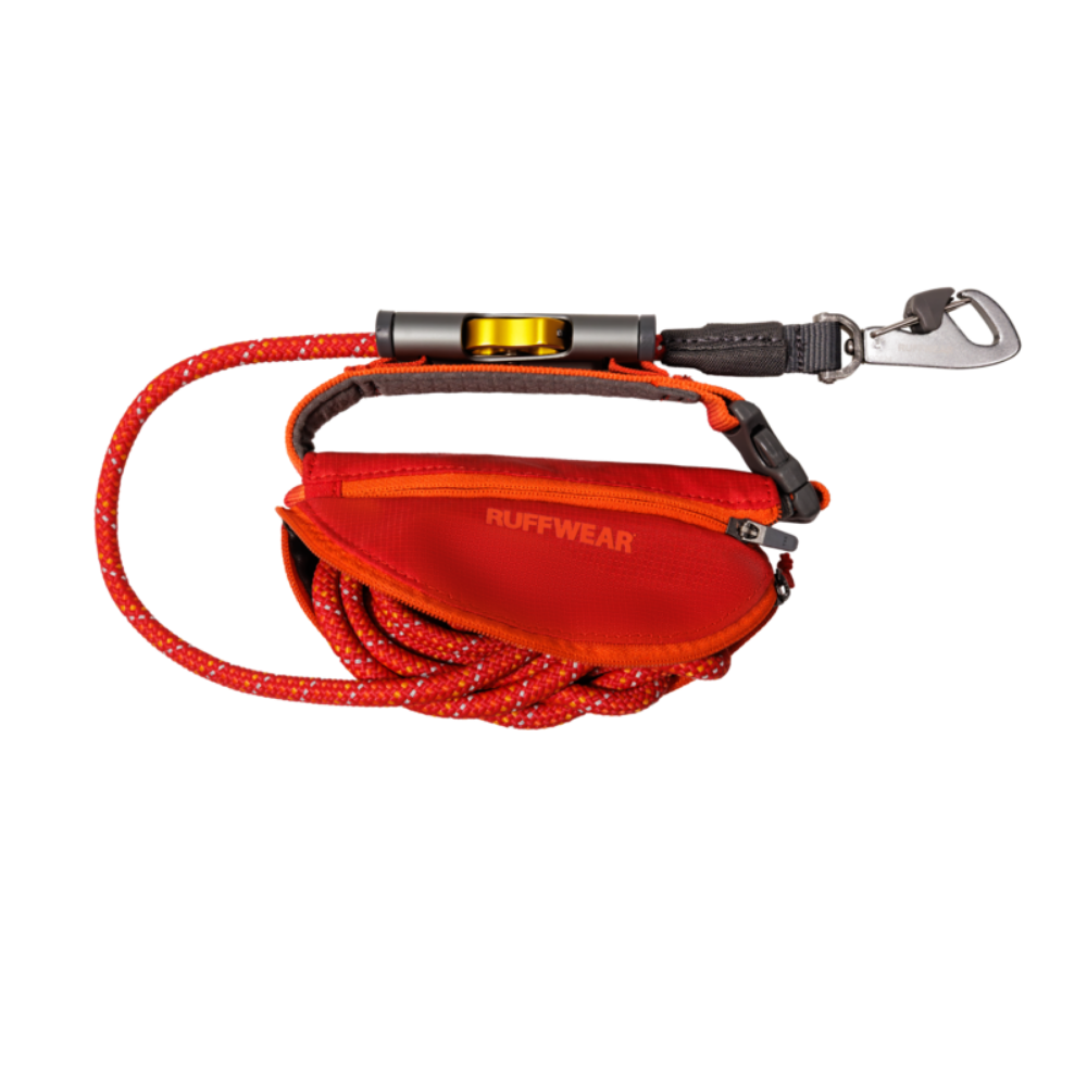 Hitch Hiker™ Leash - Red Currant - Ruffwear Trela para cão vermelha e laranja da RUFFWEAR com gancho metálico e detalhe amarelo