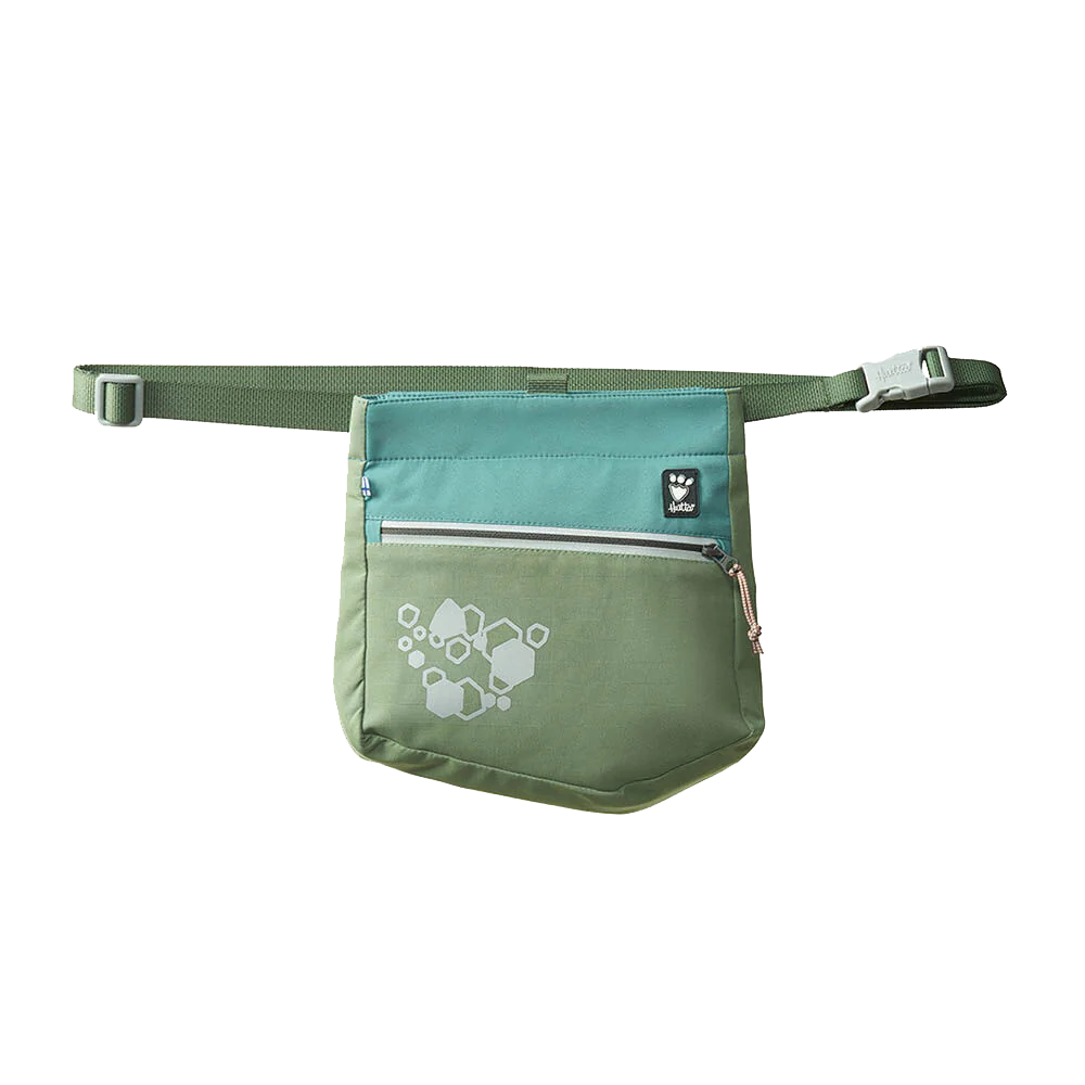 Treat Pocket ECO - Hurtta - Verde Bolsa tipo cinto verde e azul turquesa com padrão geométrico branco e fecho de correr