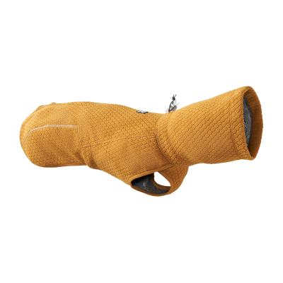 Roupa para cão amarela com textura de colmeia e abertura para as patas.