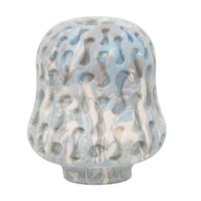 Vaso de cerâmica marmoreado azul, cinzento e branco com textura ondulada