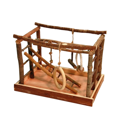 Estrutura de madeira para passarinhos com acessórios pendurados