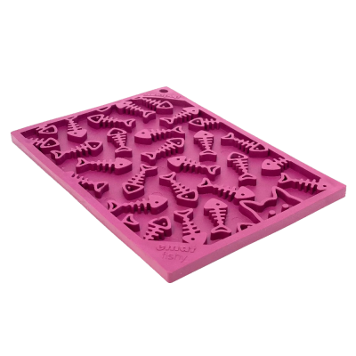 Forma silicone rosa com cavidades em forma de peixes