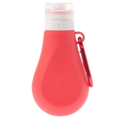 Garrafa rosa de silicone com tampa branca e mosquetão