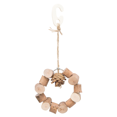 Guirlanda decorativa de madeira com cone de pinheiro, cordão rústico e gancho branco.