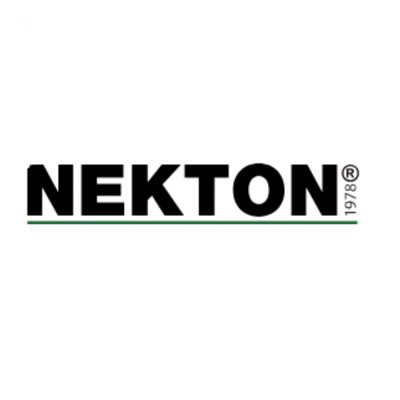 Logotipo NEXTONE preto e verde sobre fundo branco