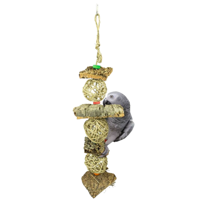Brinquedo pendurado para aves com madeira, corda e bolas de fibras com pássaro cinzento