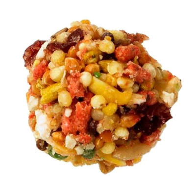 Bola alimentar multicolorida para aves com sementes e frutos secos