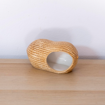 Escultura de amendoim decorativa em madeira com interior branco