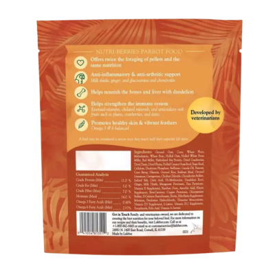 Embalagem laranja de alimento para papagaio Nutri-Berries com texto informativo