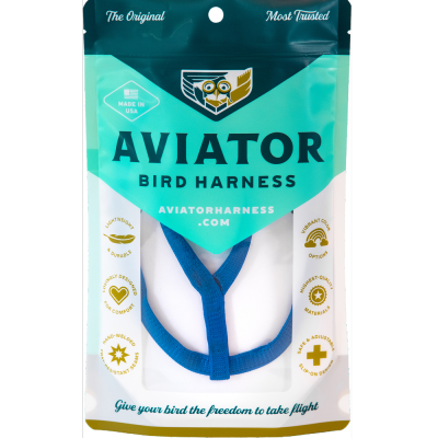 Embalagem de peitoral azul para pássaros da marca Aviator com textos e símbolos