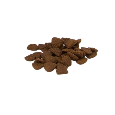 Alimentos secos castanhos em formato triangular