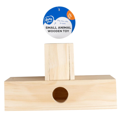 Brinquedo de madeira para pequenos animais com etiqueta azul e branca