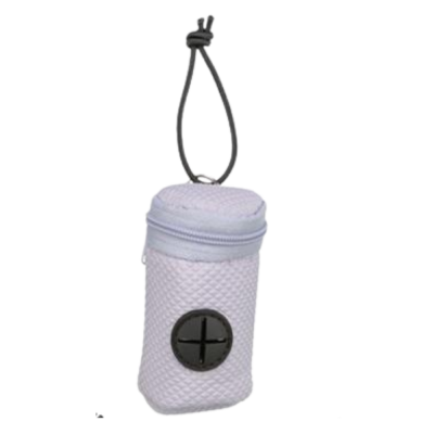 Estojo pequeno branco com cordão e orifício circular preto